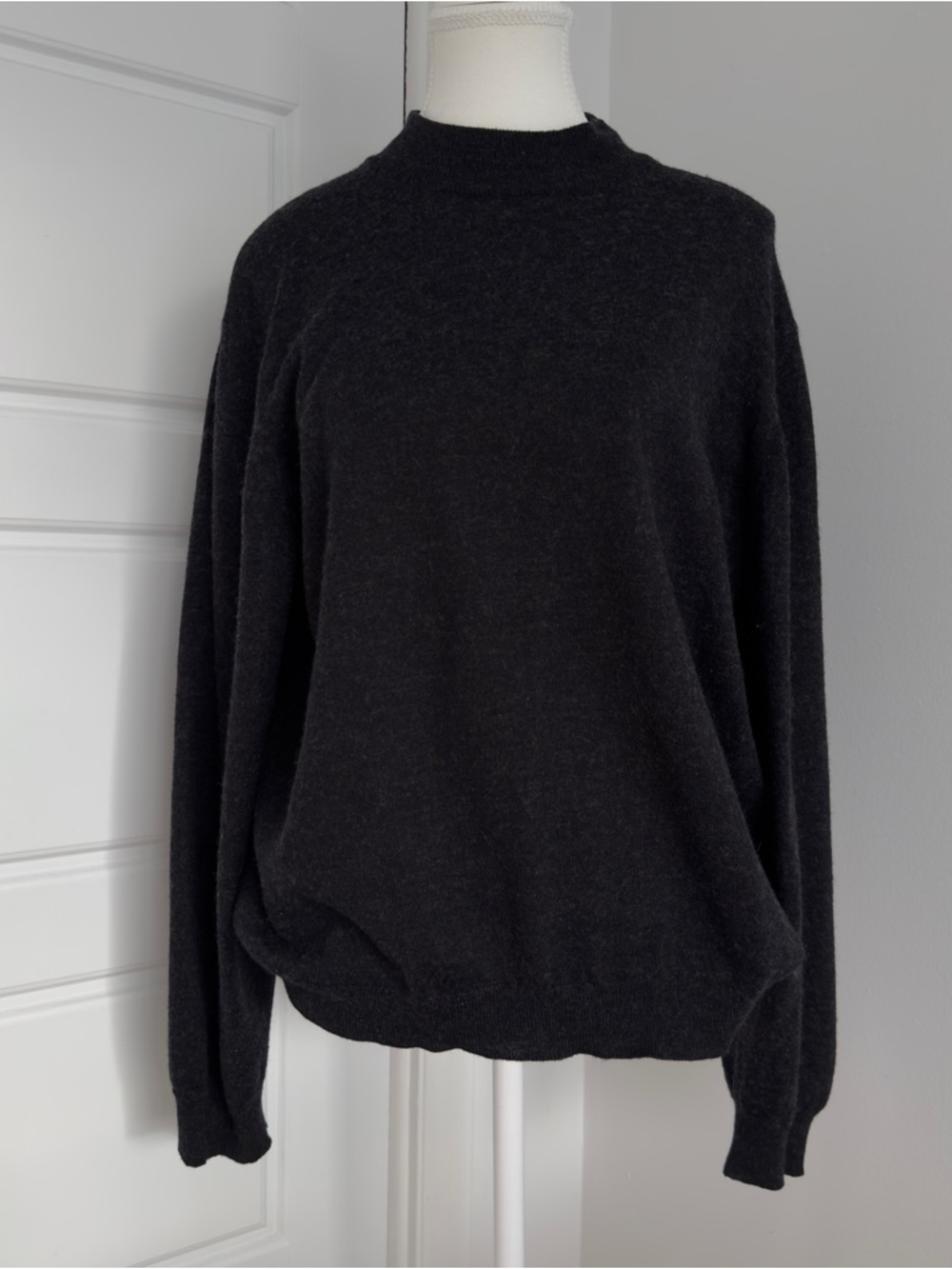 PortoCruz Classic Black Crewneck Sweater
